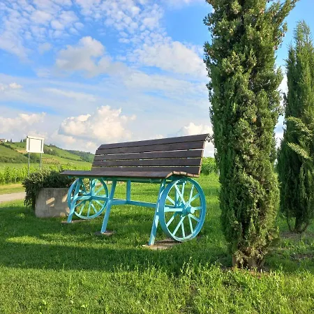Cascina Longoria Neive