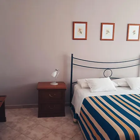 Farma Cascina Longoria Neive