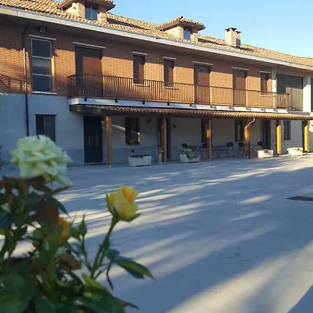 Alloggio per agriturismo Cascina Longoria *